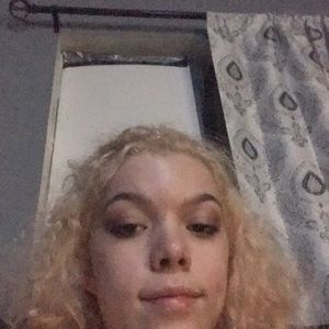 Meet your Posher, Chloe